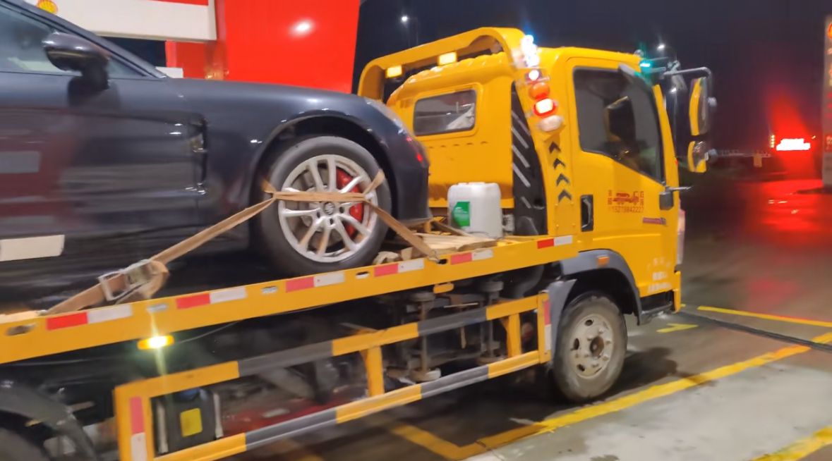 鄂尔多斯行车途中遇到突发状况该如何呼叫道路救援？